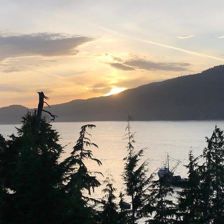 Port Renfrew Vacation Rentals Ngoại thất bức ảnh