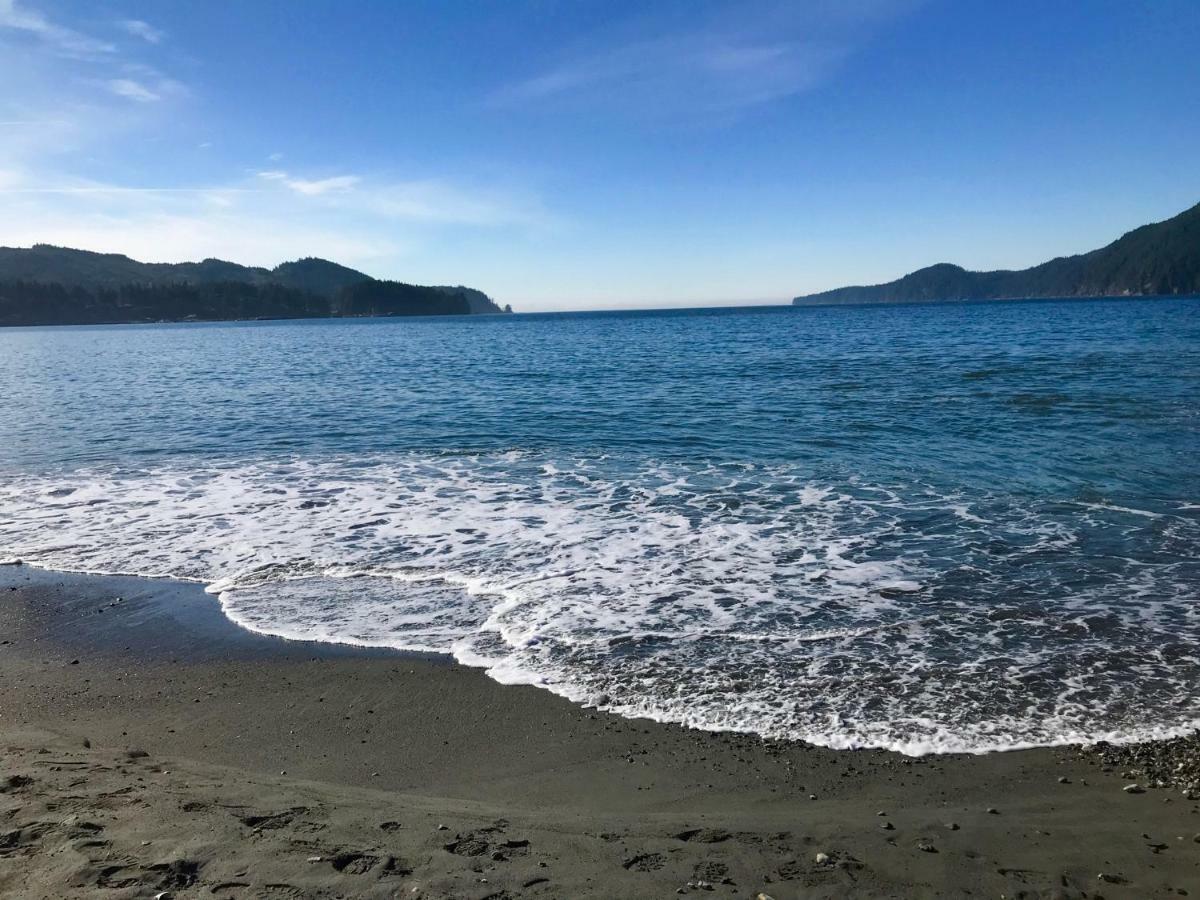 Port Renfrew Vacation Rentals Ngoại thất bức ảnh