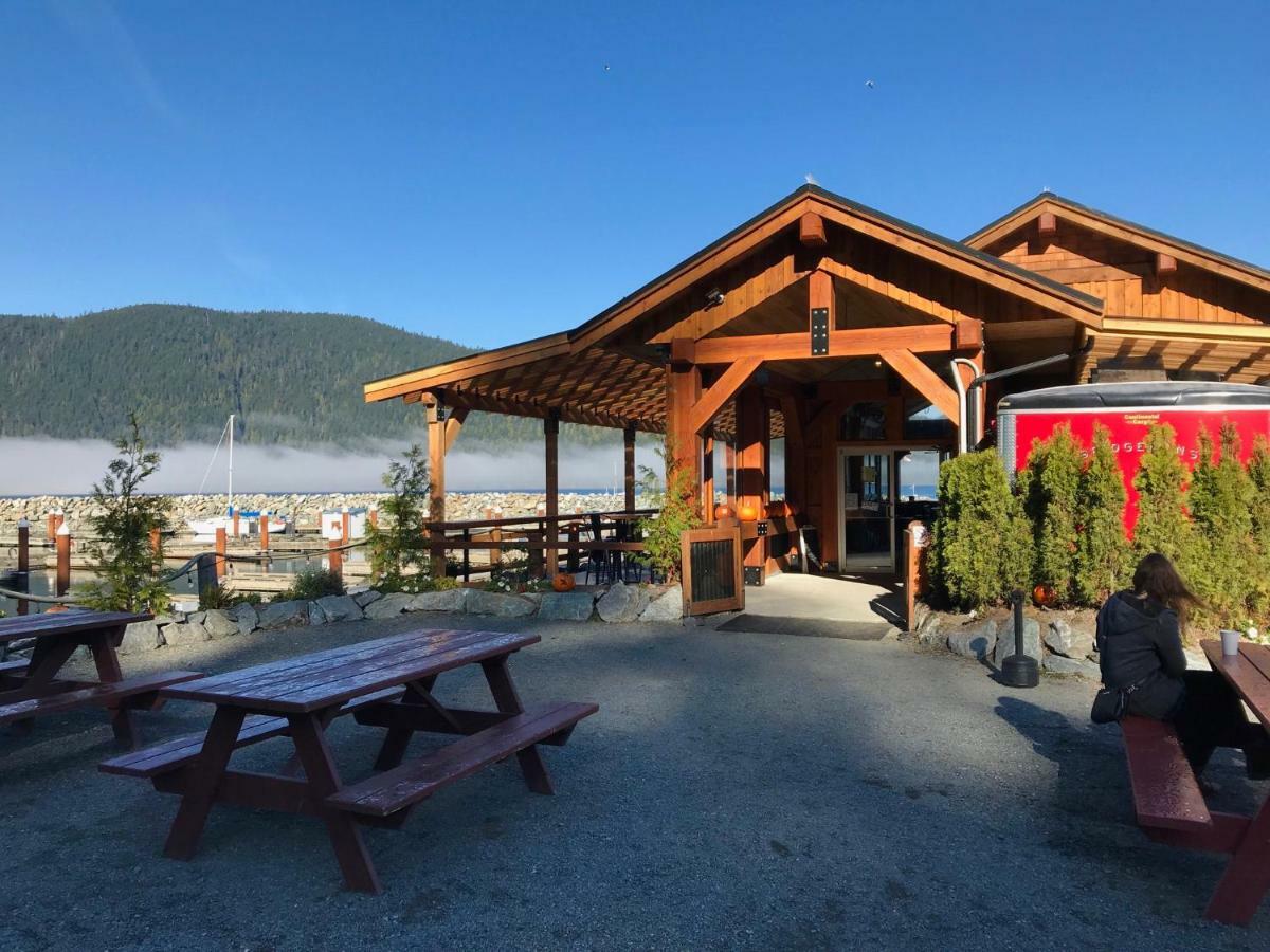 Port Renfrew Vacation Rentals Ngoại thất bức ảnh